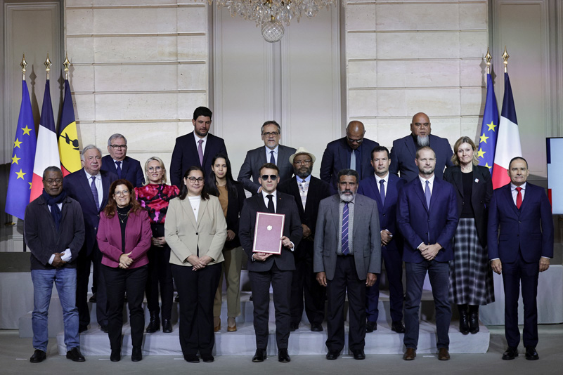 Nouvelle-Calédonie : Macron annonce un accord sur l'avenir institutionnel de l'archipel.