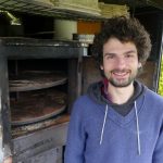 Boulanger ambulant, Alexandre Saint-Dizier présente aussi un spectacle dans cette commune du Calvados