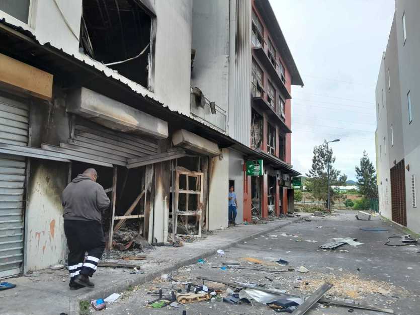 Émeutes : le projet de surprime dans les contrats d’assurance abandonné