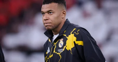 Chèques de Kylian Mbappé : un commandant CRS sanctionné par sa hiérarchie, soutenu par la FFF