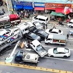 Accidents de voiture incroyables : des imprudents filmés !