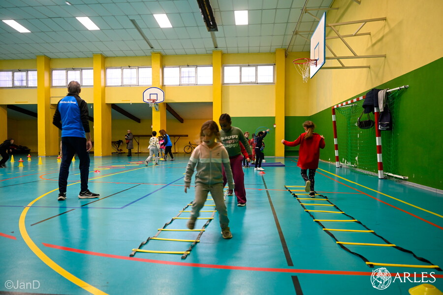 Arles initie les enfants aux bienfaits du sport à travers des activités ludiques