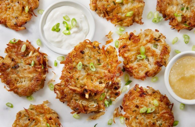 Rösti au cheddar et crème fraîche au citron : une recette à découvrir sur Elle à Table