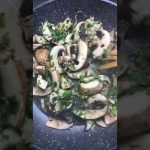 Champignons à l'ail et persil : recette rapide et savoureuse.