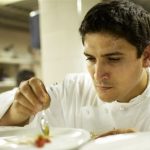 Chef Mauro Colagreco en action lors de Taste Art