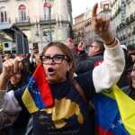 Espagne: À Madrid, la liesse des Vénézuéliens pressés de rentrer au pays