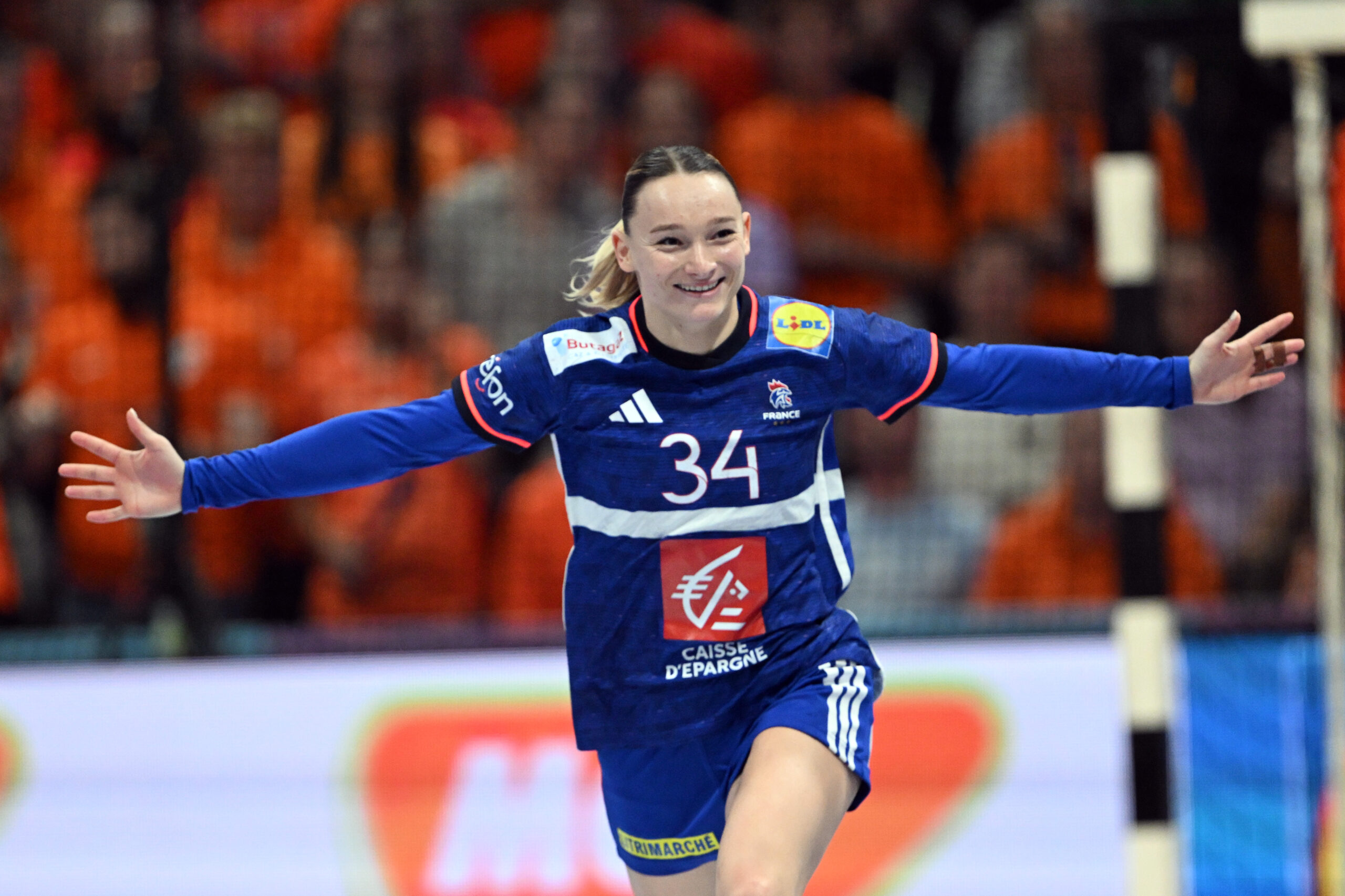 Handball : les Bleues décrochent la médaille de bronze après un match à suspense