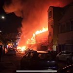 Un bâtiment détruit par les flammes sur le boulevard Allègre à Fort-de-France