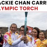 Jackie Chan porte la flamme olympique à Pompéi pour 2026