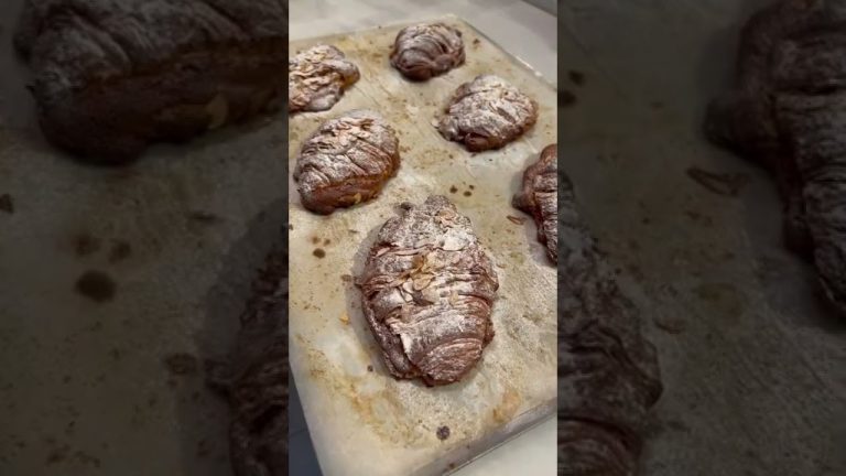 Le Délicieux Croissant aux Amandes de Kayser