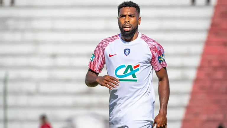 Le footballeur calédonien Germain Haewegene signe à Tahiti