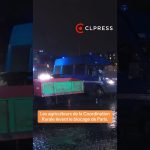 Les agriculteurs débloquent les Champs-Élysées le 8 janvier