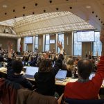 L'administration genevoise croule sous les milliers de questions des députés | RTS