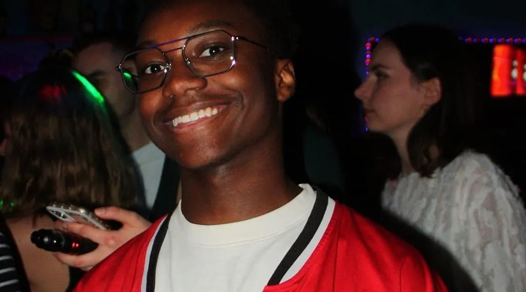 Drame de Crans-Montana : le DJ du bar suisse, reconnu pour sa gentillesse, est décédé