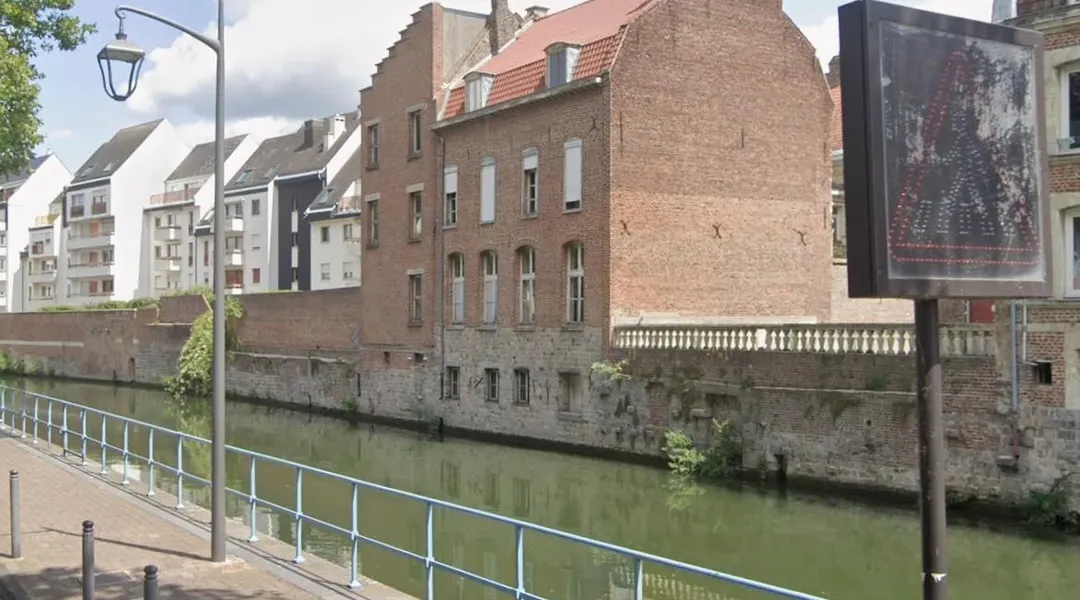 « Un jeune homme de 18 ans sauvé par des passants après avoir été complètement gelé »