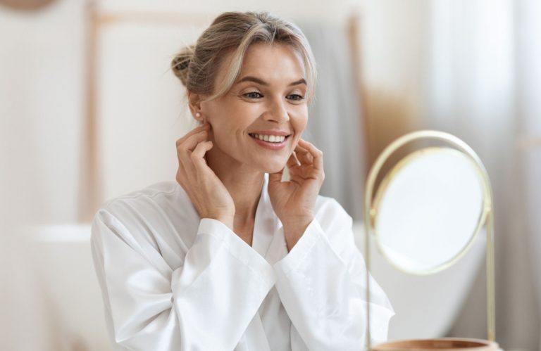 Les nutriments essentiels pour la peau après 40 ans, selon les dermatologues