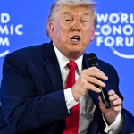 Trump relance son argument sur le Groenland en évoquant un 'bout de banquise' pour la paix