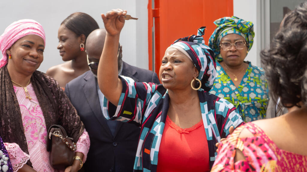 Cérémonie de remise des clefs des cinquante premières villas à Bingerville, en Côte d’Ivoire.