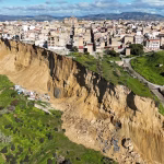Vidéo : un impressionnant glissement de terrain en Sicile, Italie