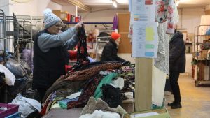 « Une deuxième petite famille » : la boutique Emmaüs de Méru, contrainte de fermer, laisse les habitués désemparés