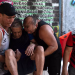 À Rio de Janeiro, les travailleurs luttent contre la canicule et la chaleur accablante