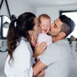 L’enfant unique : une tendance croissante dans les familles modernes - RTBF Actus