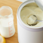 Retraits de laits infantiles : recommandations du Ministère de la Santé pour les parents