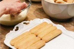 VIDÉO - Recette de biscuits cuillères maison pour un moelleux parfait