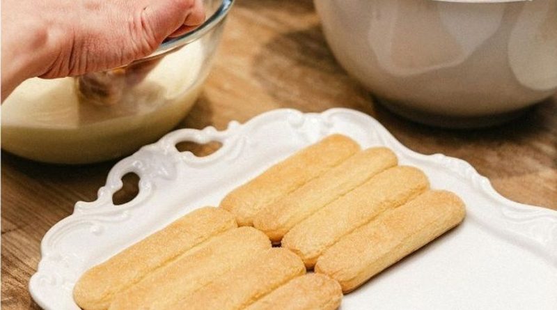 VIDÉO - Recette de biscuits cuillères maison pour un moelleux parfait