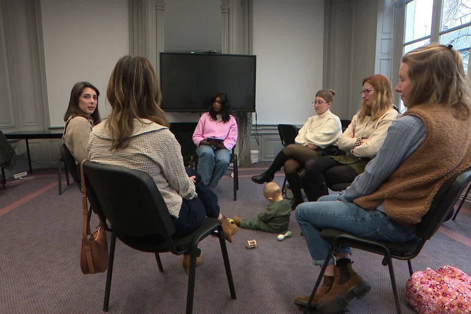 Dépression et solitude : une association propose des cercles de parole pour les mamans après la grossesse