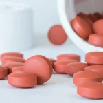 Un antidouleur courant pourrait modifier discrètement le risque de cancer.