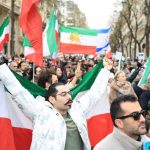 Révolte en Iran. À Paris, plus de 2 000 manifestants en faveur du fils de l'ancien chah Reza Pahlavi