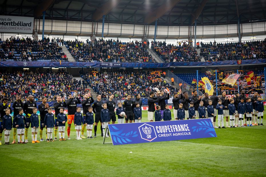 Minute de silence et tension : les moments forts du match FC Sochaux-Montbéliard – RC Lens