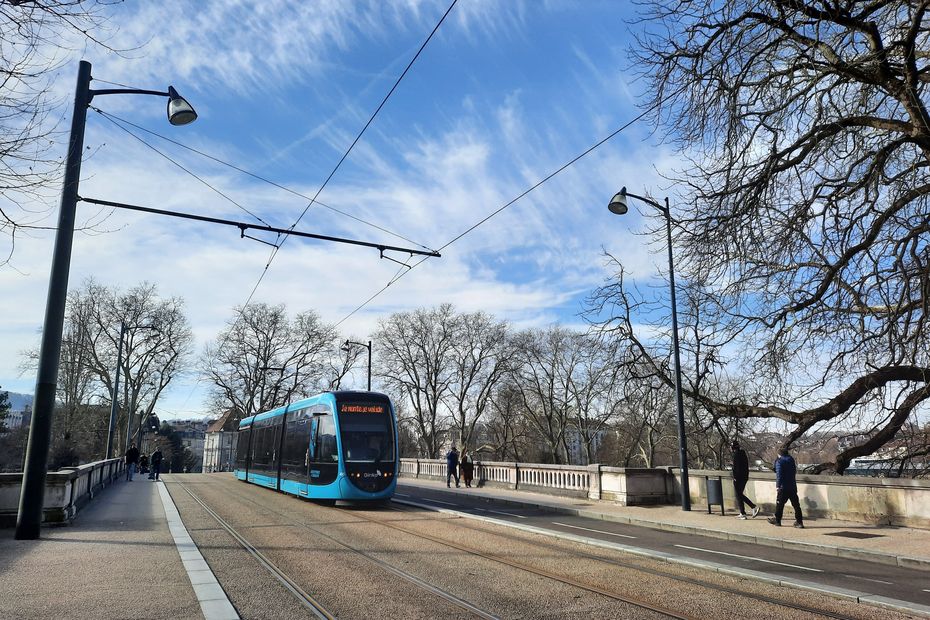 Grève contre le manque de sécurité : le réseau Ginko paralysé, bus et tramways à l'arrêt ce samedi soir.