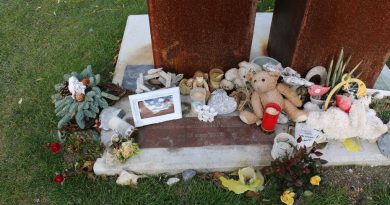 Incendie mortel dans un bar en Suisse : le Valais replonge dans le souvenir du tunnel de Sierre