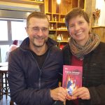 « Il faut donner aux jeunes le goût de la lecture » : Elise Dilet et Antton Harinordoki présentent le roman « Haize Leizean »