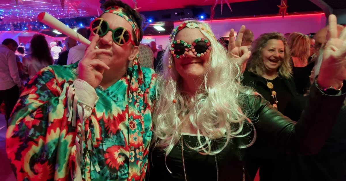 Saint-Désert : le Looping réunit toutes les générations pour un Nouvel An “flower power”