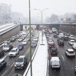 Neige et verglas : accidents de la route et transports perturbés, explications sur la situation