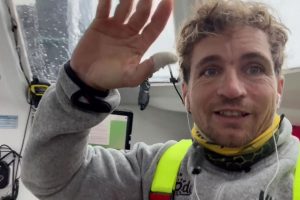 Trophée Jules Verne. Le skipper Pierre Leboucher nous souhaite une bonne année 2026 à bord du Sodebo Ultim 3