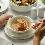 Cette soupe d'hiver contient 17 g de protéines par portion : découvrez laquelle - Top Santé