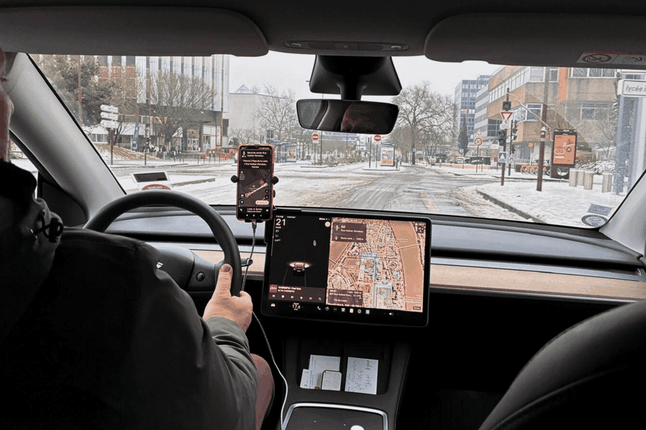 Neige et verglas : forte demande pour les chauffeurs VTC et les taxis en ville