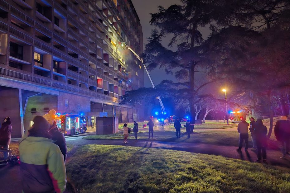 Incendie à la Cité radieuse près de Nantes : un appartement détruit, habitants évacués