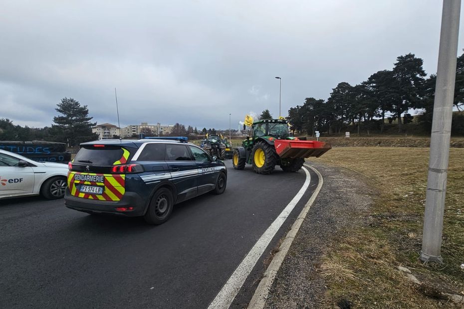Agriculteurs prêts à défier l’arrêté du préfet pour maintenir leur blocage