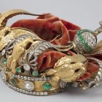 Cambriolage historique du Louvre : abandonnée par les malfaiteurs, la couronne d'Eugénie va bénéficier "d'une restauration complète"