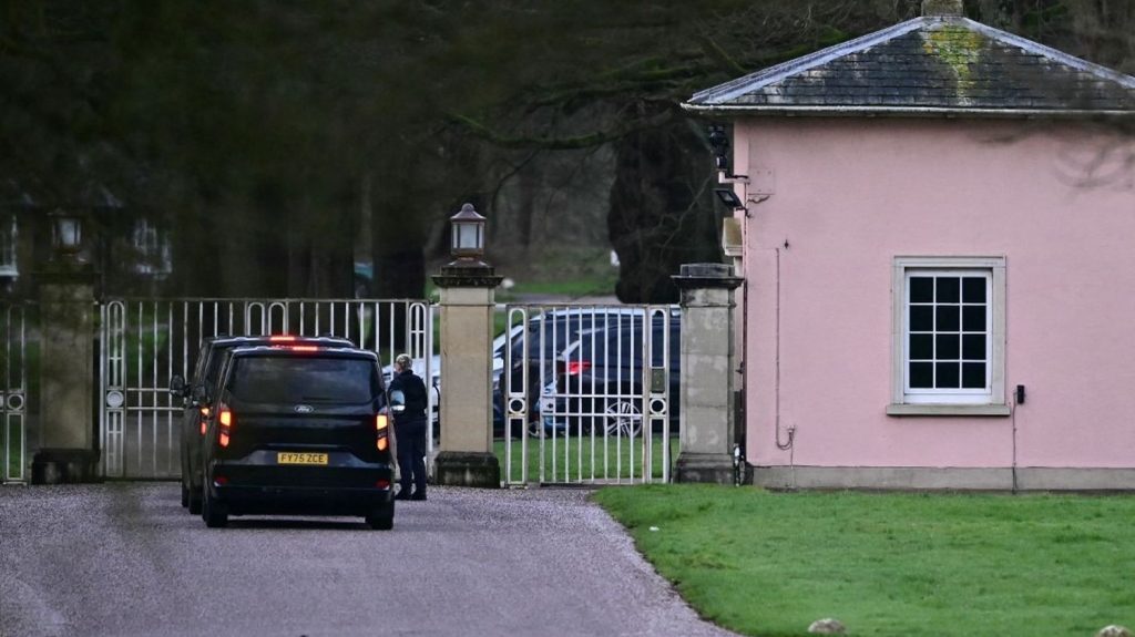 Perquisition au domicile de l'ex-prince Andrew : une nouvelle enquête en cours