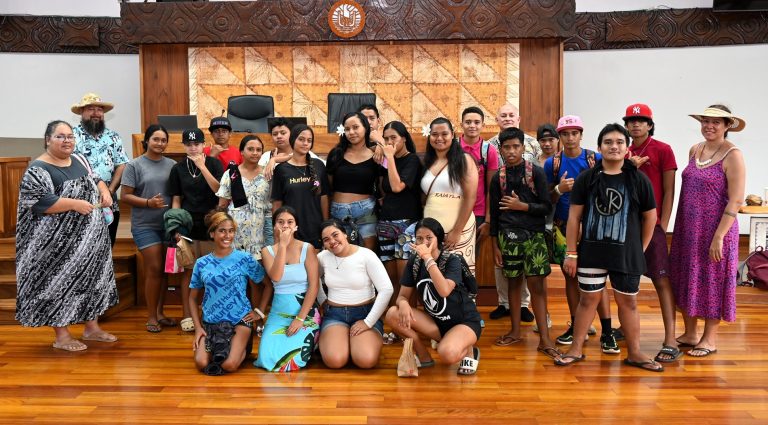 Première visite des 3e prépa-métiers du collège de Afareaitu à l’Assemblée