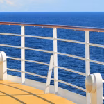 Des retraités abandonnent tout pour vivre à bord d'un paquebot.