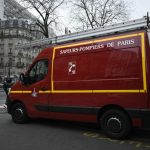 Un homme armé d'un couteau menace un chauffeur de bus, la police intervient par des tirs