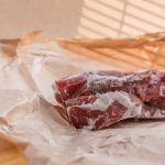 Décongeler rapidement ses aliments : méthodes efficaces et pratiques