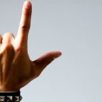 Hellradioké : le nouveau phénomène musical qui fait vibrer les auditeurs